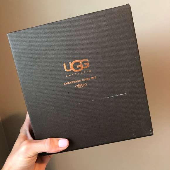 UGG Shoes - UGG Sheepskin care kit